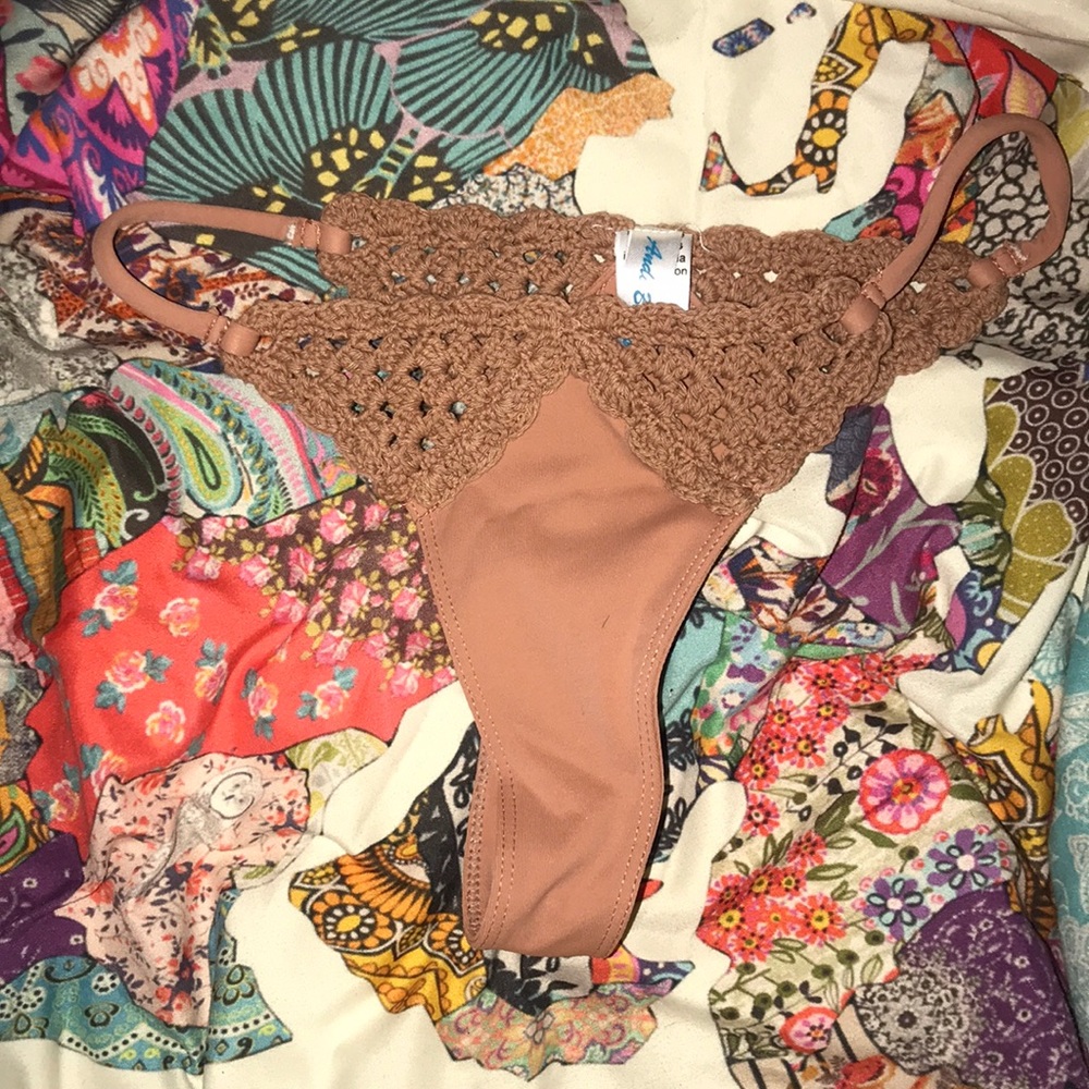 Andi bagus bikini